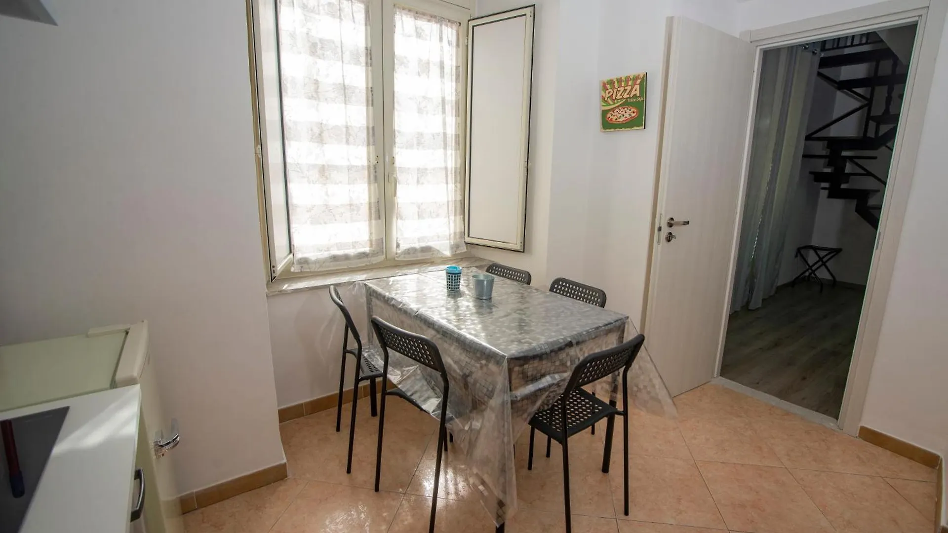 Na City Rooms Napoli 0*,  Italia